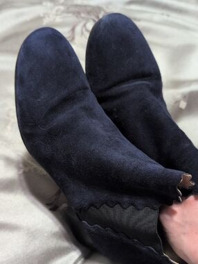 Chloe Suede Scallop Block Heel Ankle Boots Navy Size 38.5